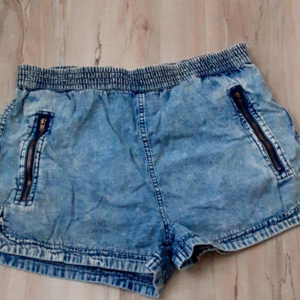 FOREVER 21 Blue shorts. Size small.